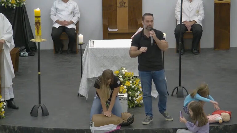 Dr. Pedro Duccini ensina a Salvar Vidas na Igreja São Peregrino